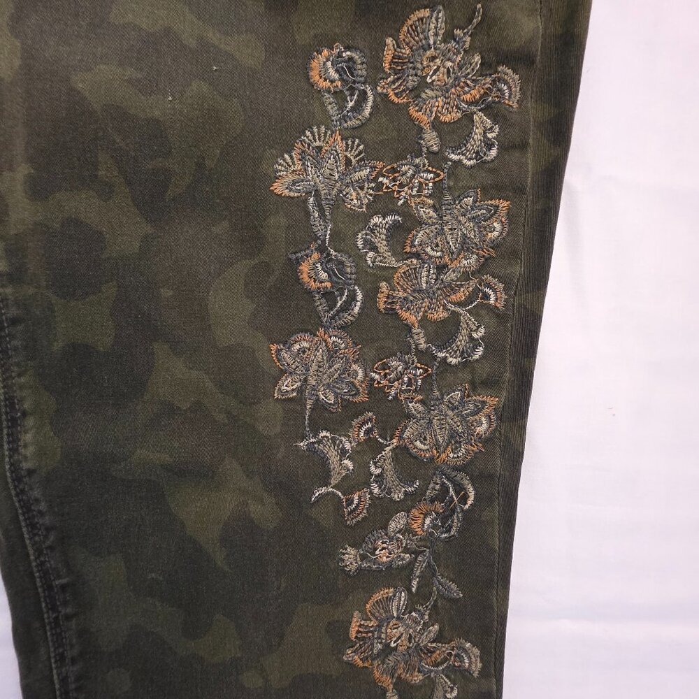 Vintage America Women's Bestie Camo Jeans, Size 10R/30 - Picture 9 of 10